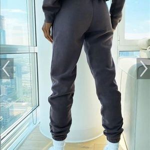 Aritzia boyfriend Joggers